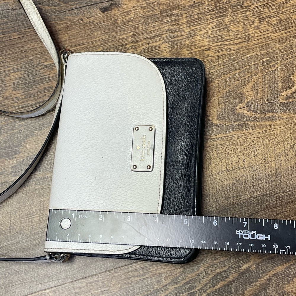 Kate Spade New York Colorblock Ivory Black Pebbled Leather Crossbody Small - Picture 4 of 15